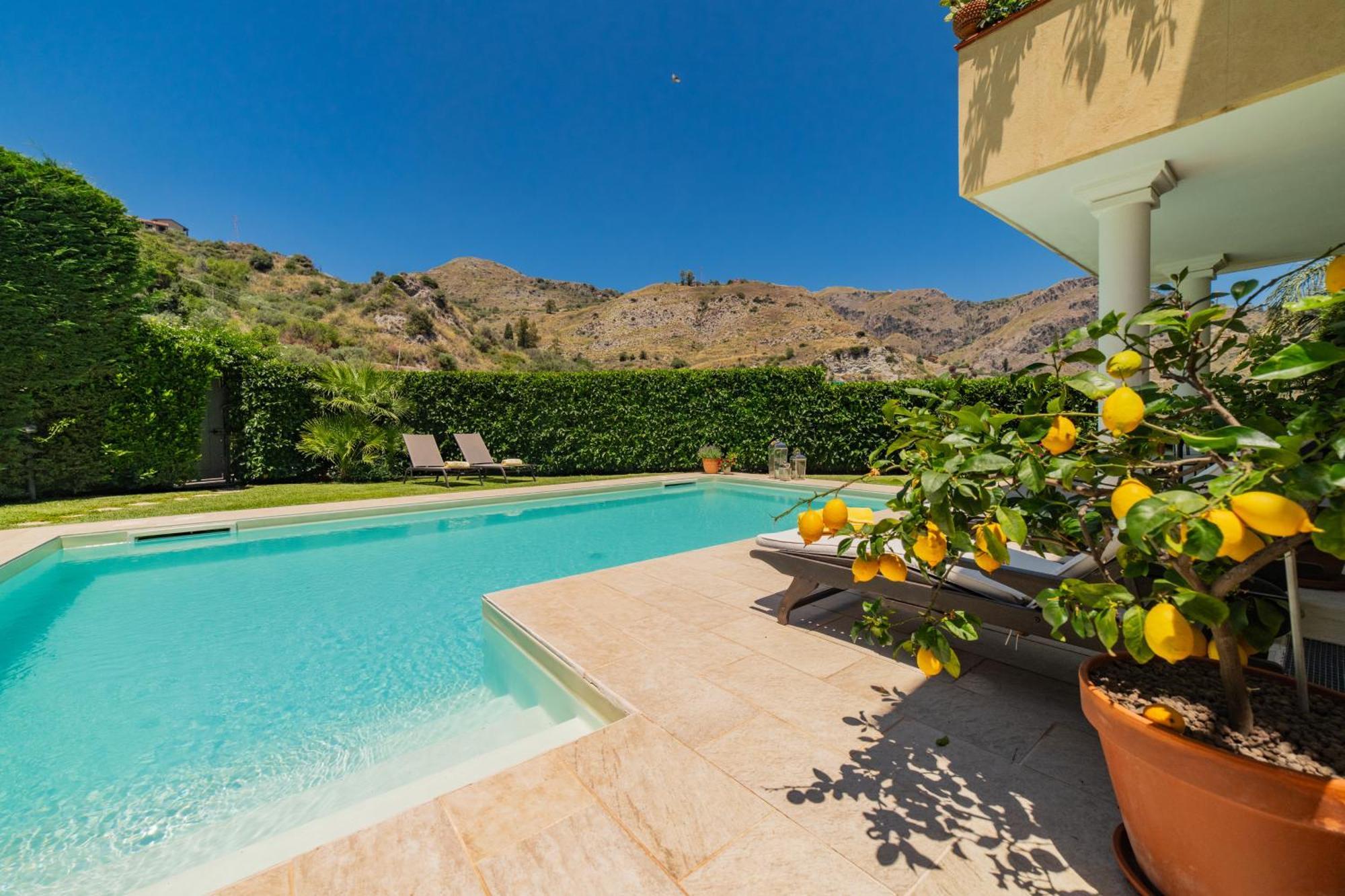 Villa Almond *