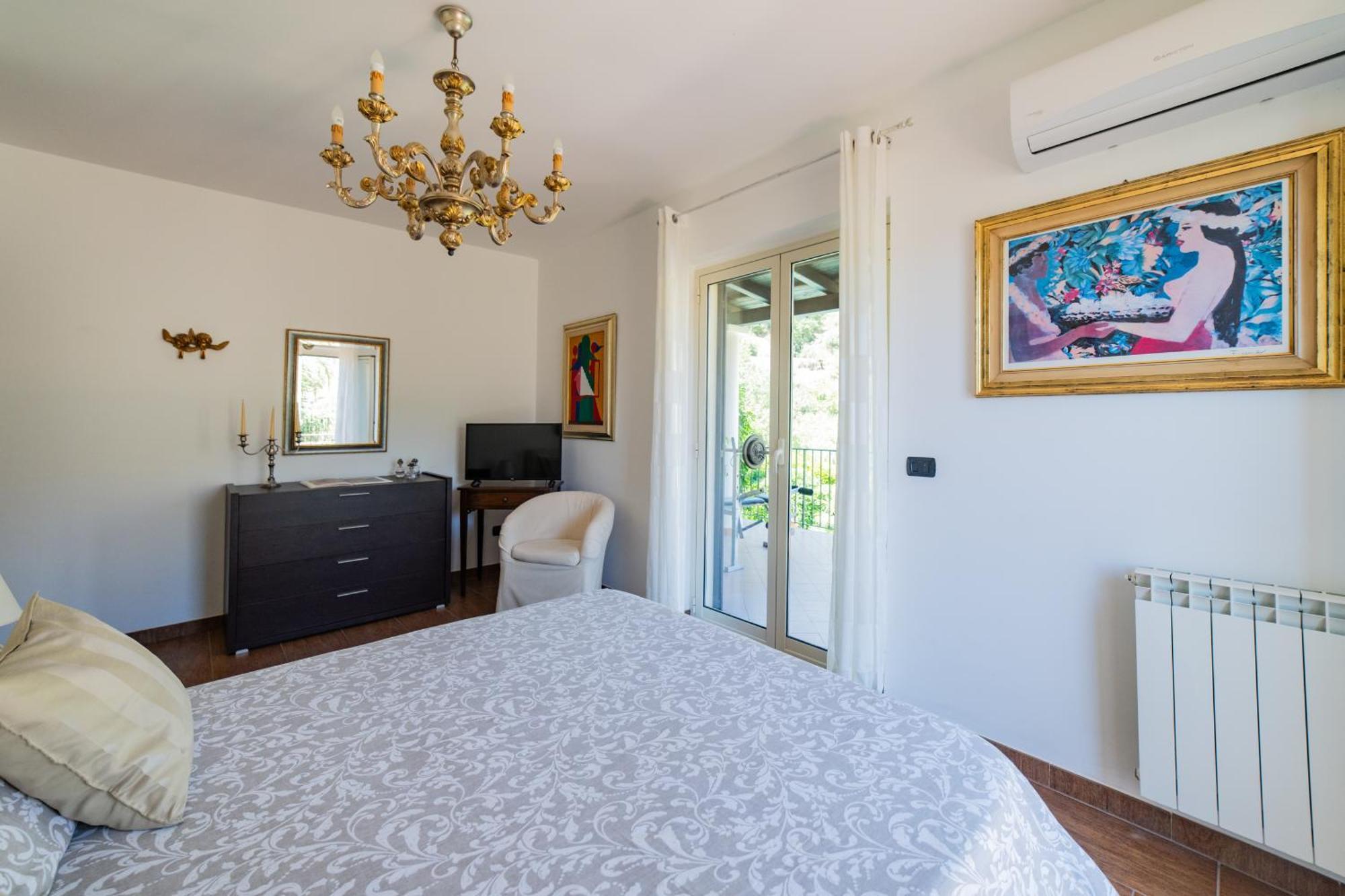 Villa Almond *